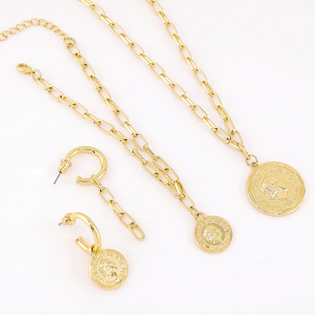 A gold cube chain with goldden coin pendant, a same style bracelet and a pair of asymmetric earrings. Click it to find more glod coin jewelry. 