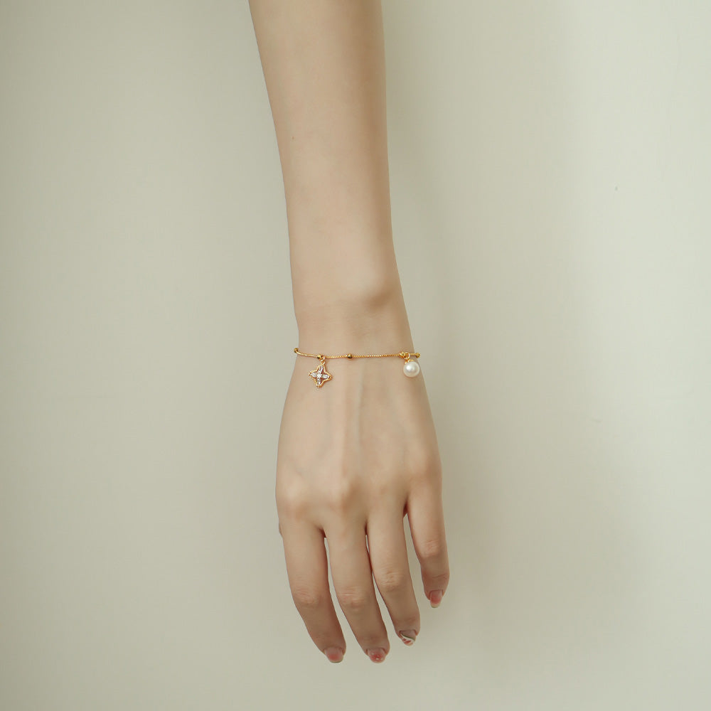 Freshwater pearl bracelet for women.
