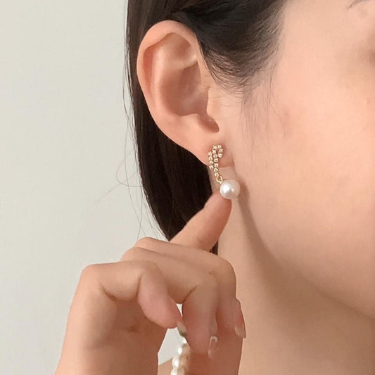 Geometry Pearl Stud Earrings