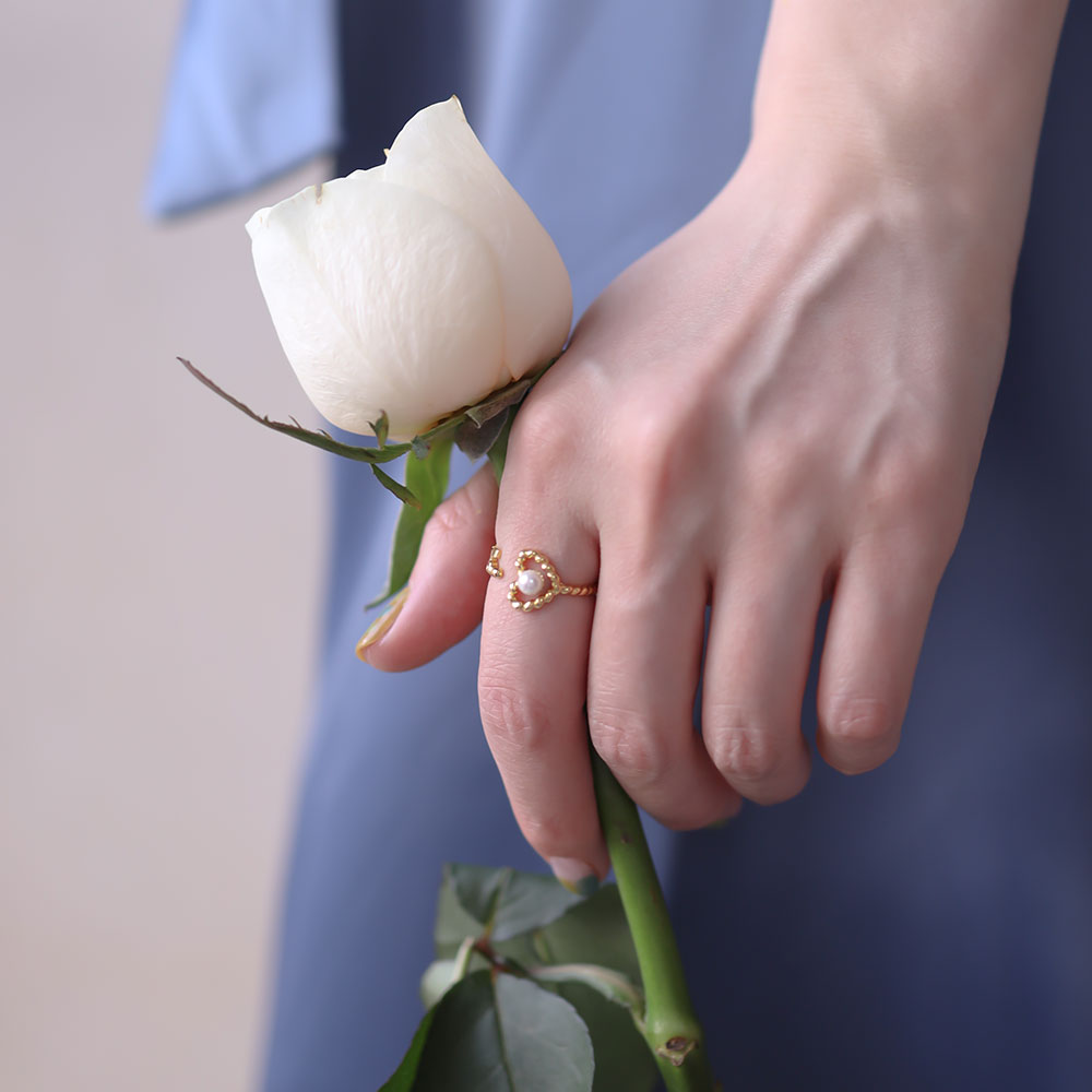 Gold ring for women.