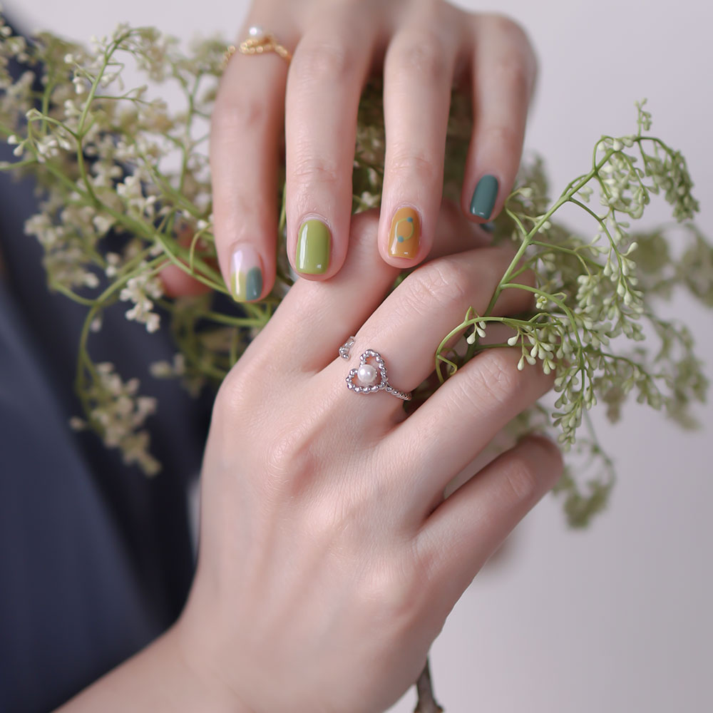 Silver ring for women.