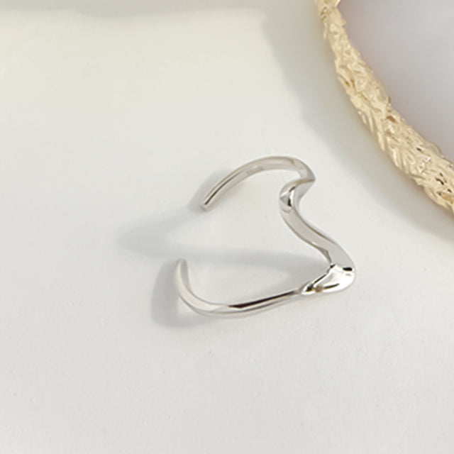 A silver simple rings on stone